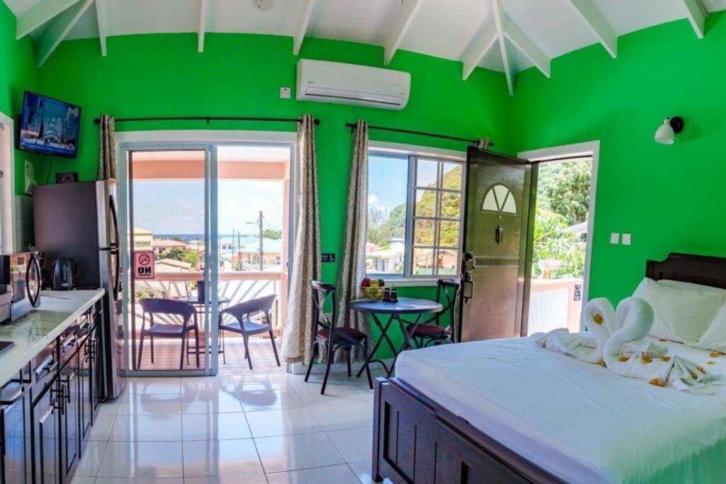 Maggie'S Inn Soufriere Bagian luar foto